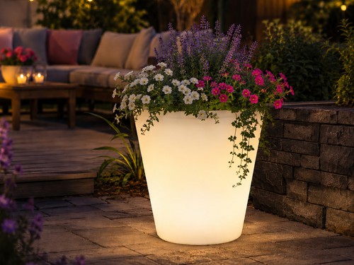 Beleuchteter blumenkübel - beleuchteter,